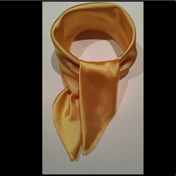 Foulard en satin de soie ✨ - Picture 3 of 6